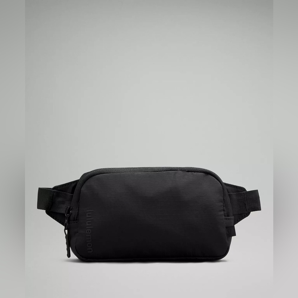 Lululemon Unisex Compact Water Repellent Fabric Mini Belt Bag Shoulder Pack